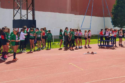 El atletismo es uno de los deportes que incluyen los Juegos Escolares. DL