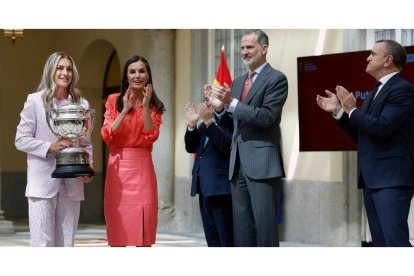 Alexia Putellas recibió su galardón como la mejor deportista española junto a Rahm de 2021. MOYA