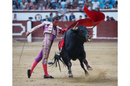 David Fandila, El Fandi, en una de sus actuaciones en León, en 2019. JESÚS F. SALVADORES