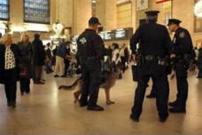 Las autoridades estadounidenses vigilan la terminal New York's Grand Central Terminal