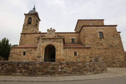 La iglesia parroquial de Veguellina de Órbigo acogerá la celebración eucarística del próximo domingo a las doce del mediodía