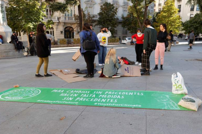 Jóvenes por el Clima, en una acción el viernes en Madrid. ZIPI
