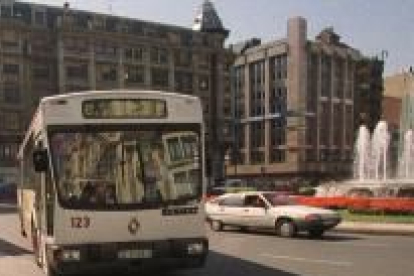 Los autobuses urbanos de León acabarán integrándose en un amplio consorcio metropolitano