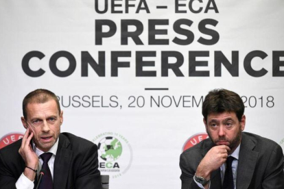 El presidente de la UEFA, Ceferin, y el de la ECA, Andrea Agnelli, en una reunión en Bruselas en 2018