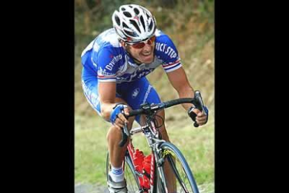 Servais Knaven, del equipo Quick Step, se adjudicó la etapa, consiguiendo el primer triunfo holandés en el Tour.