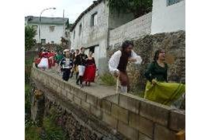 Unitínere acude por tercera vez con sus obras de teatro a Laciana