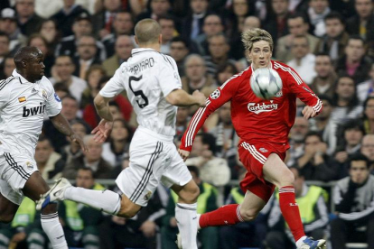 Fernando Torres, con el Liverpool frente al Real Madrid. BALLESTEROS