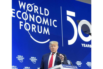 El presidente Donald Trump interviene en Davos.