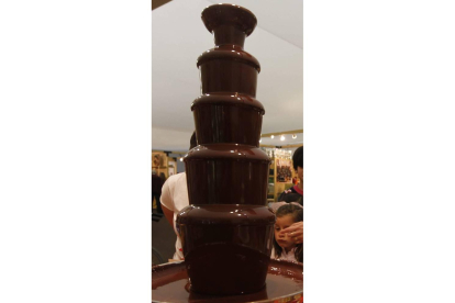 La feria del chocolate de Astorga se abre hoy para mostrar las delicias de este producto