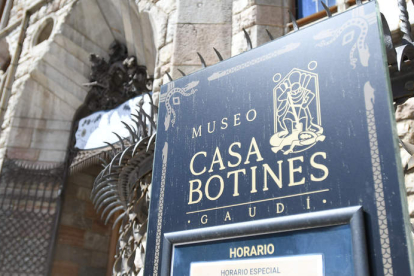 Museo Casa Botines de León. CASARES