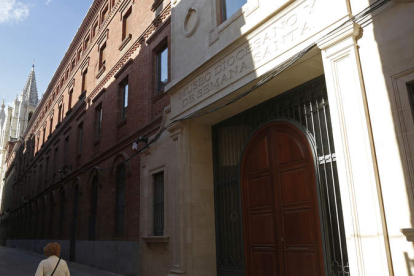 La fachada del Museo Diocesano y de la Semana Santa ya luce sin andamios en su zona principal. FERNANDO OTERO