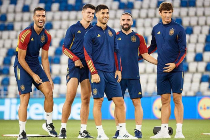 España realizó ayer un entrenamiento atípico ante la falta de las botas y los guantes de los jugadores. SEFUTBOL