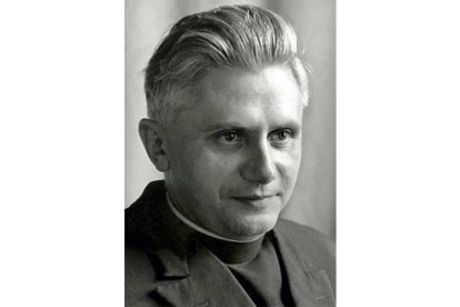Joseph Ratzinger como profesor de la Universidad de Regensburg en Septiembre de 1965. STRINGER | REUTERS