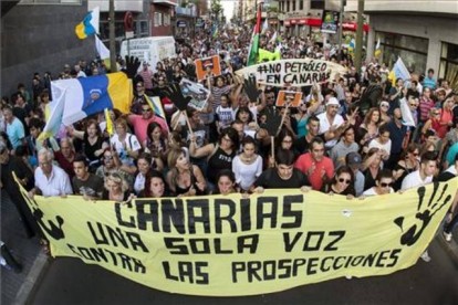 Manifestación por las calles de Las Palmas de Gran Canaria contra la declaración aprobada por el Ministerio de Medio Ambiente.