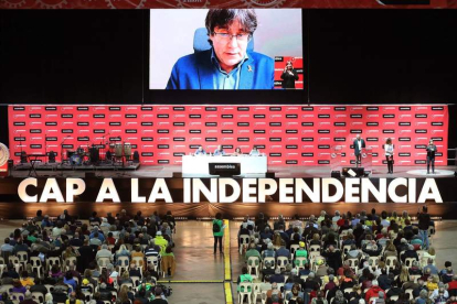 Intervención telemática de Carles Puigdemont durante la Asamblea de la ANC. JAUME SELLART