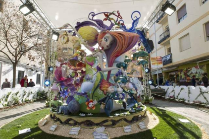 La falla infantil de Duque de Gaeta, Pobla de Farnals, se ha proclamado, por segundo año consecutivo, vencedora en categoría especial con un monumento bajo el lema 