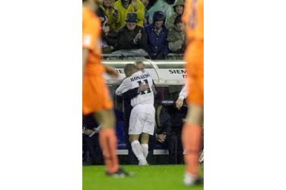 Ronaldo, autor del primer gol del Madrid, lo celebró abrazado al técnico