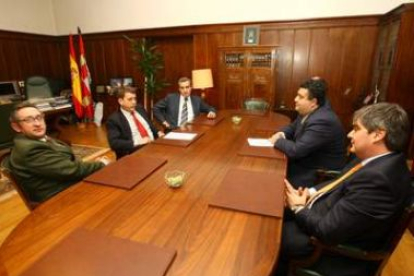 Los responsables de Sykes se reunieron con López Riesco y Darío Martínez el miércoles en el Ayuntami