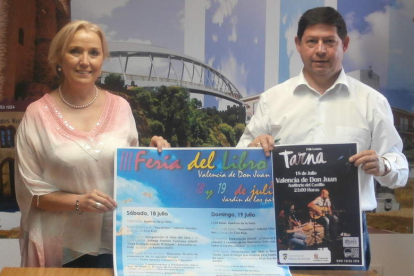 Los concejales Marinelli y Jiménez presentaron ayer la feria.