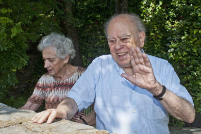 Jordi Pujol junto a su esposa, Marta Ferrusola.