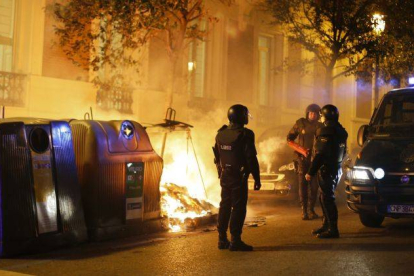 Despliegue policial en los disturbios de Madrid tras los actos de apoyo al barrio de Gamonal de Burgos.