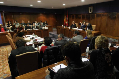 Una reciente sesión plenaria en el Ayuntamiento, pendiente aún de los presupuestos.