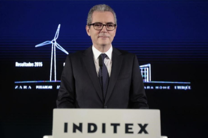 El presidente de Inditex, Pablo Isla, durante la presentación de los resultados del 2015 en Arteixo.