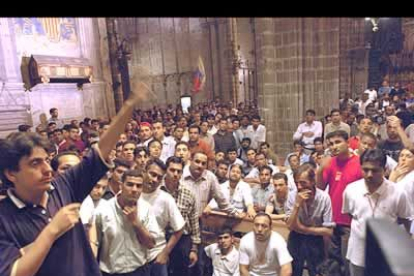 Unos 1.700 inmigrantes se encerraron en la catedral de Barcelona para pedir que se facilite su legalización. La protesta dejó en evidencia un problema que crece cada año y la necesidad de medidas legales.