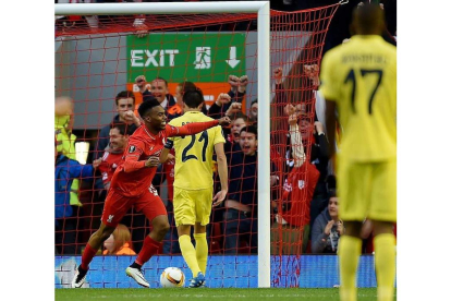 El segundo gol del Liverpool acabó con el sueño del Villarreal. POWELL