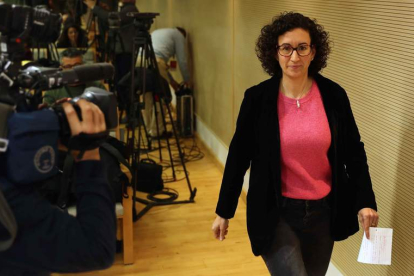 La secretaria general de ERC, Marta Rovira, fue la última en pronunciarse sobre la investidura de Puigdemont. TONI ALBIR