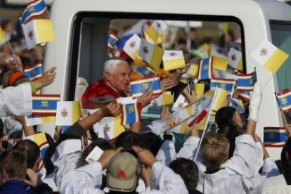 El Papa visita Chequia, el país más ateo de Europa.