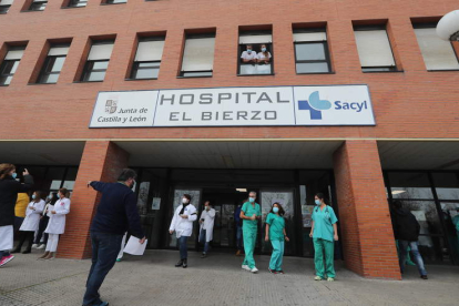 El Hospital del Bierzo cuenta con 20 nuevos especialistas, «insuficientes» según el CSIF. ANA F. BARREDO