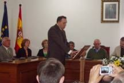 Eloy Rubio, nuevo alcalde de Valderas, tomando posesión de su cargo