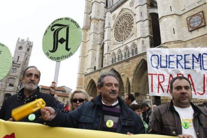 Protesta celebrada por los trabajadores de Antibióticos el pasado mes de mayo.