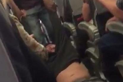 Brutal expulsión de un pasajero de United Airlines por 'overbooking'.