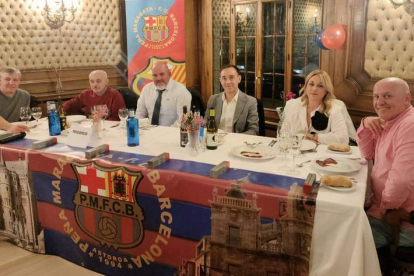 La mesa presidencial de la cena con la que la Peña Maragata del Barcelona celebró su 29 aniversario. CRISTINA