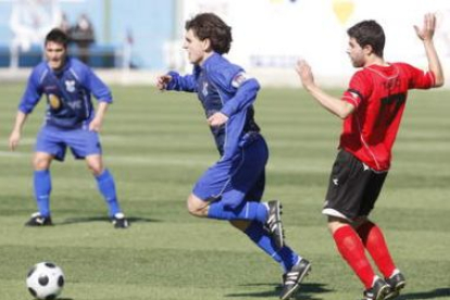 Un centro de Alfonso en la primera jugada del partido permitió a Álvaro batir al meta Iker