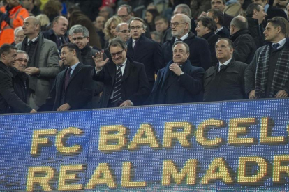 Florentino Pérez, en el palco del Camp Nou junto al presidente del Barcelona, Josep María Bartomeu.