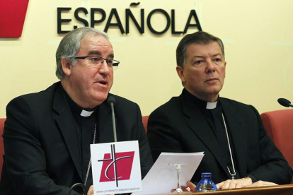 El obispo de Terrasa y el portavoz de la Conferencia Episcopal.