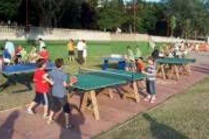 El tenis de mesa es uno de los deportes más practicados en la temporada estival