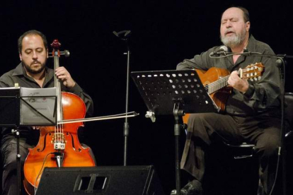 Manuel Madrid y Néstor Paz son dos músicos, intérpretes y compositores que llevan más de veinticinco años trabajando juntos. DL