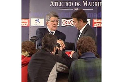 Aguirre, después de la rueda de prensa en la que se despidió del Atlético