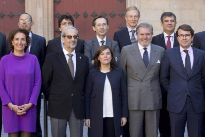 La vicepresidenta con el ministro de Cultura y autoridades.