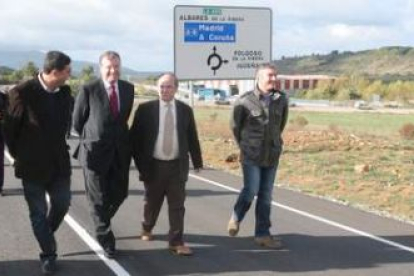 El alcalde de Torre del Bierzo, Antonio Silván y los regidores de Folgoso e Igüeña.