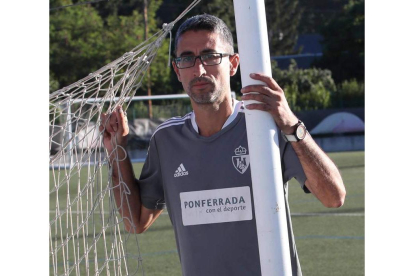 Rubén Vega espera que la Ponferradina B no pase apuros en la competición liguera. ANA F. BARREDO