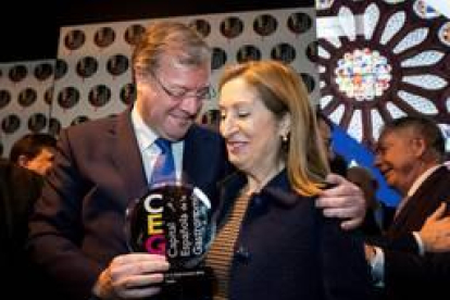 Ana Pastor con el alcalde de León en la pasada edición de Fitur