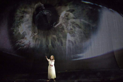 La soprano Anna Hofmann durante su actuación en la ópera ‘Erwartung’.