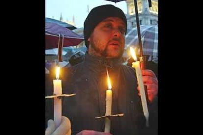 Velas encendidas en homenaje a las víctimas del 11-M