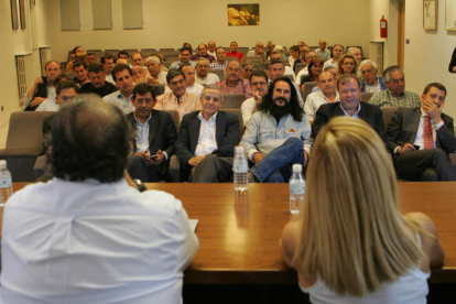 Isabel Carrasco presidió ayer por la tarde la reunión de cargos públicos del Partido Popular leonés.
