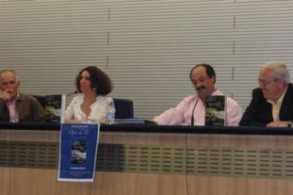 Ramón Gutiérrez, Ana Gaitero, Cecilio Bravo y Jesús García en la presentación.